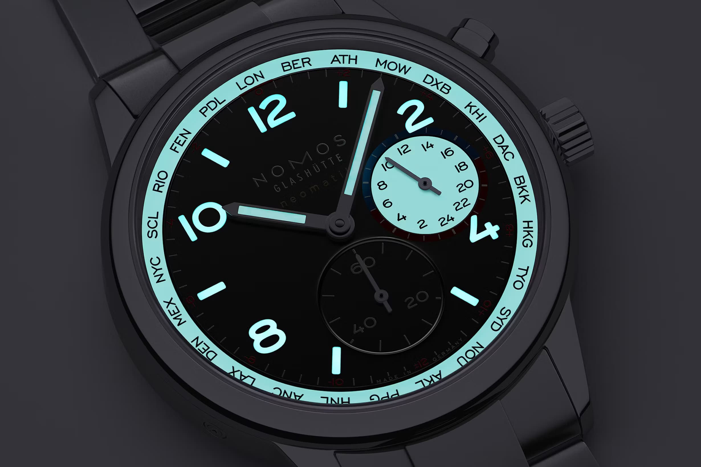 Nomos Club Sport Neomatik Worldtimer Dark, press photo 10