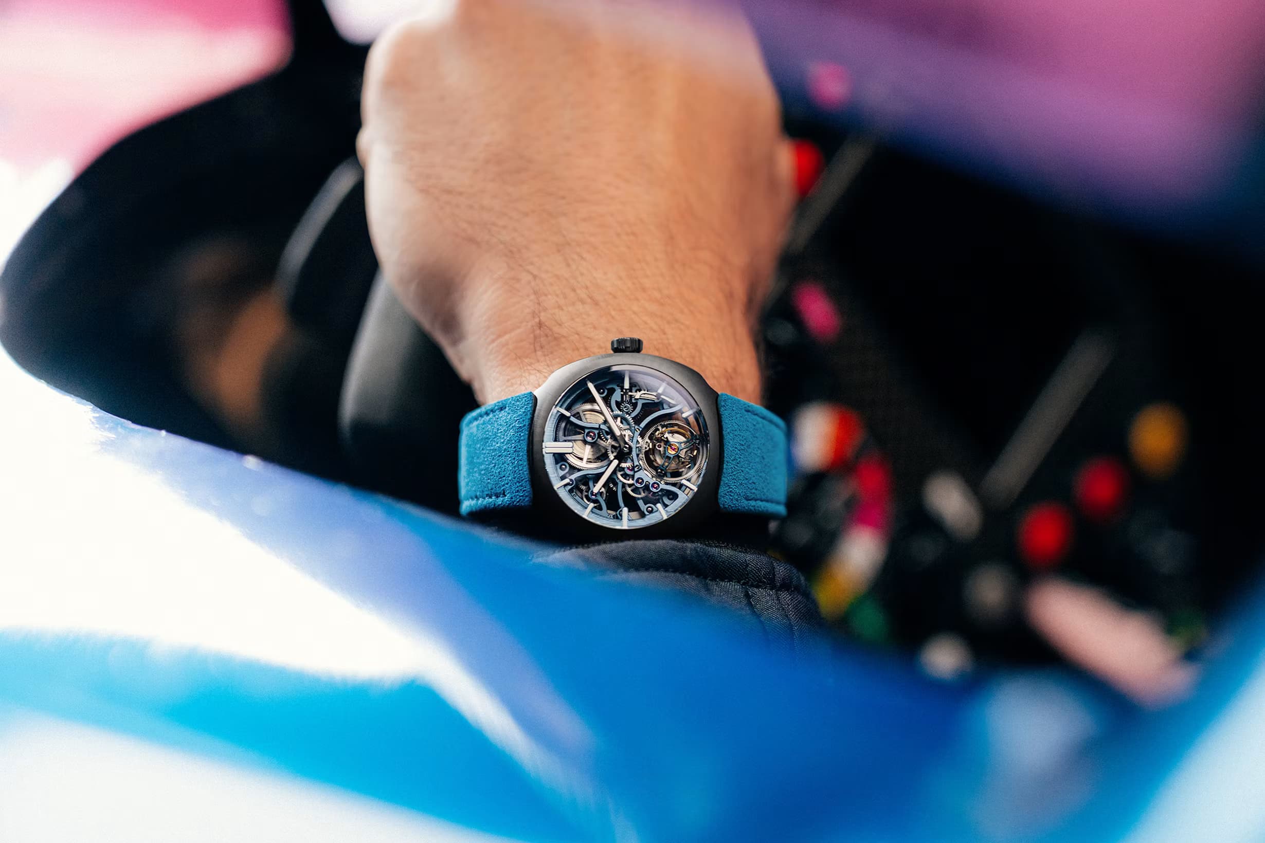 Streamliner Cylindrical Tourbillon Skeleton Alpine Limited Edition, press photo 13