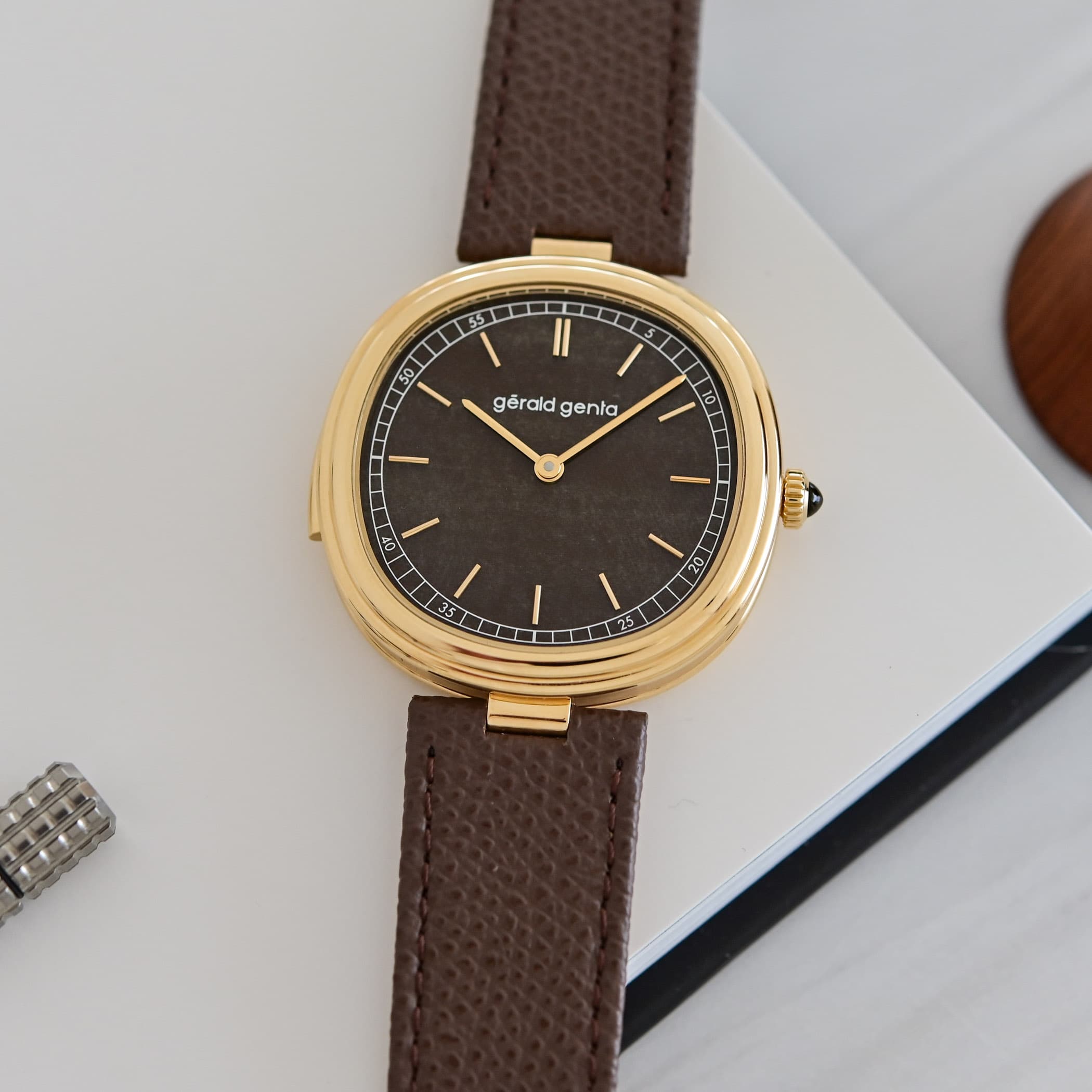 Gérald Genta Geneva Minute Repeater Golden Obsidian, press photo 8
