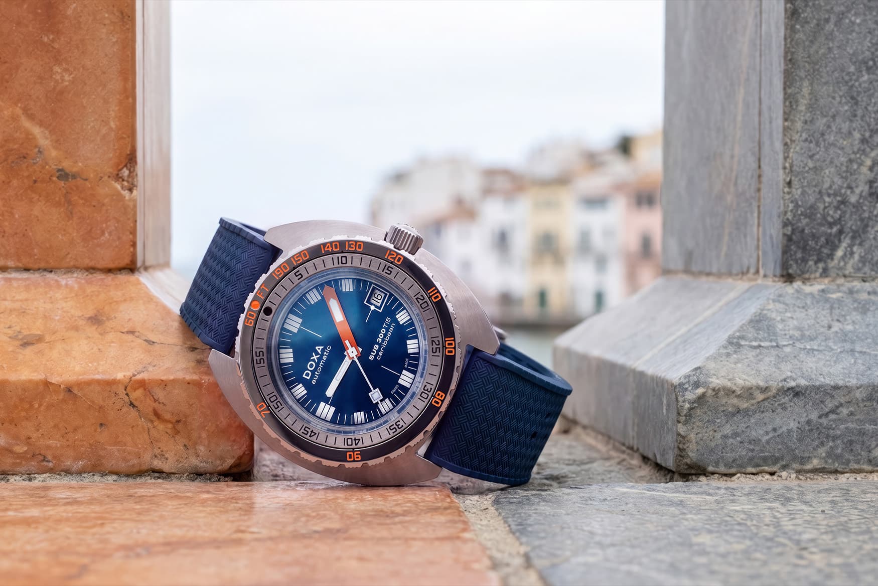 Doxa SUB 300 Ti5 Professional, press photo 4