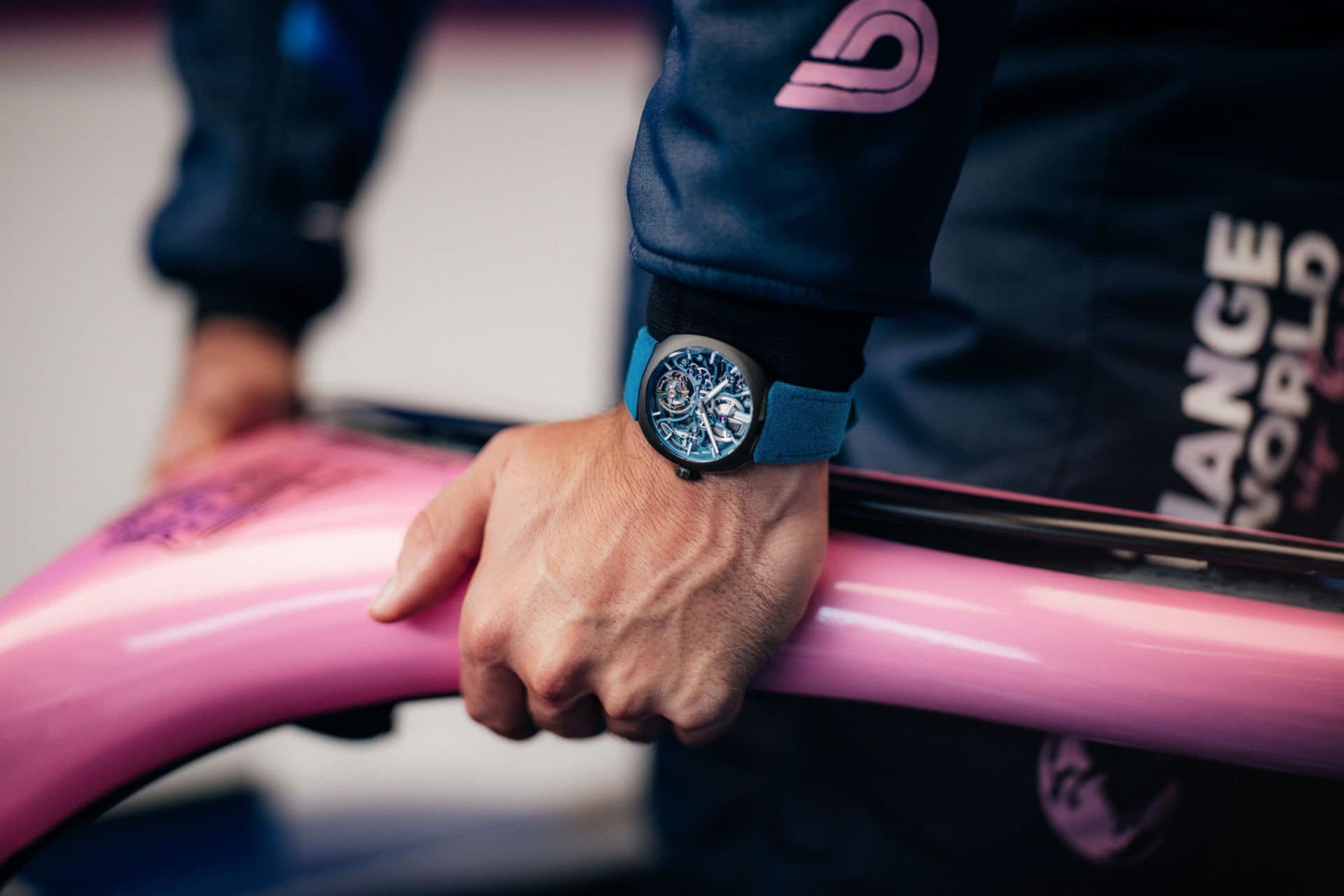 Streamliner Cylindrical Tourbillon Skeleton Alpine Limited Edition, press photo 12
