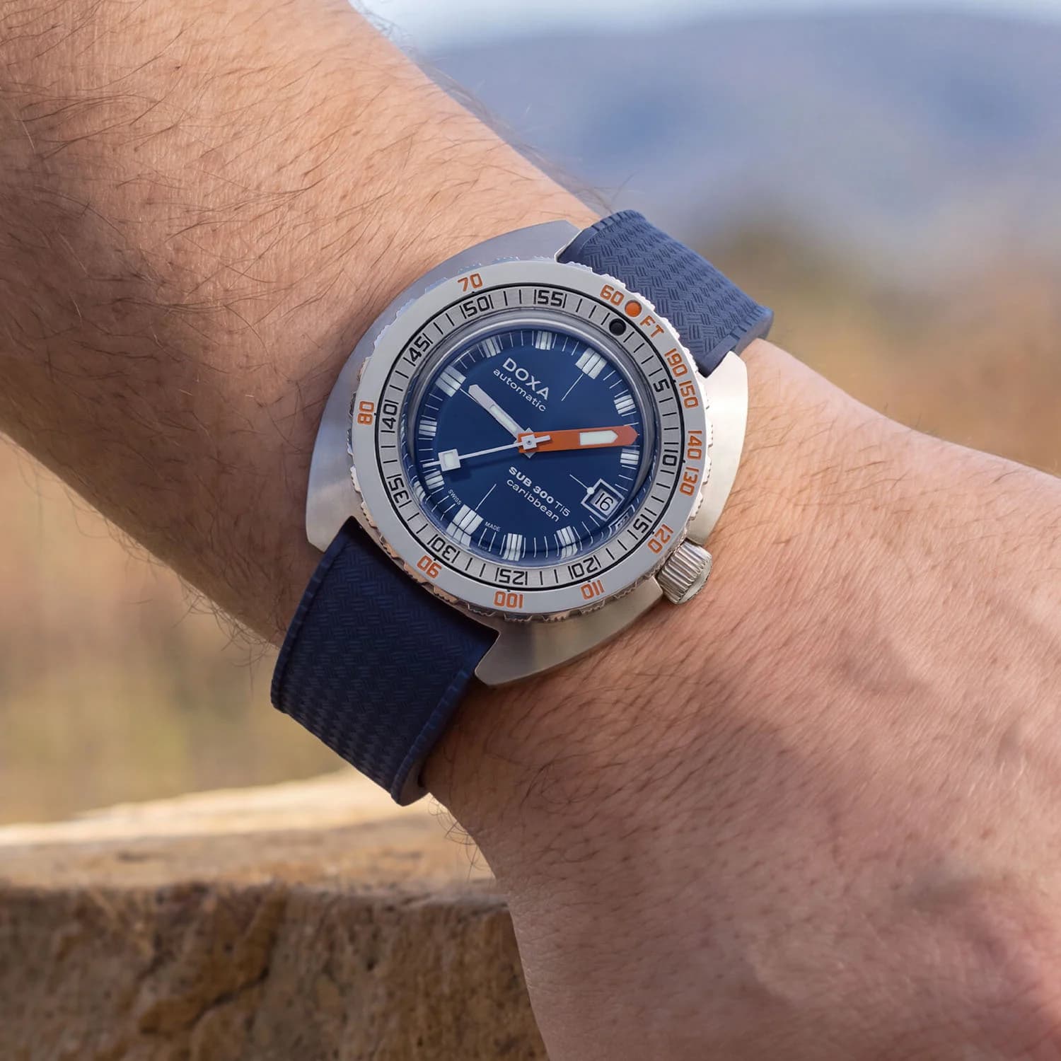 Doxa SUB 300 Ti5 Professional, press photo 14