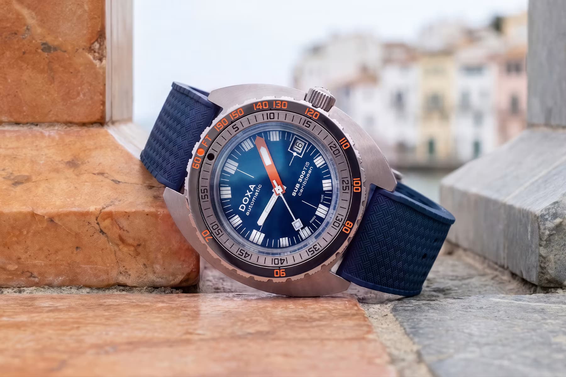 Doxa SUB 300 Ti5 Professional, press photo 11